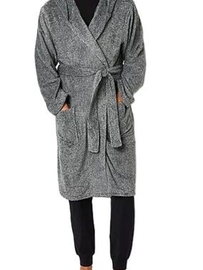 St. John’s Bay Men’s Gray Hooded Plush Fleece Robe XL/XXL